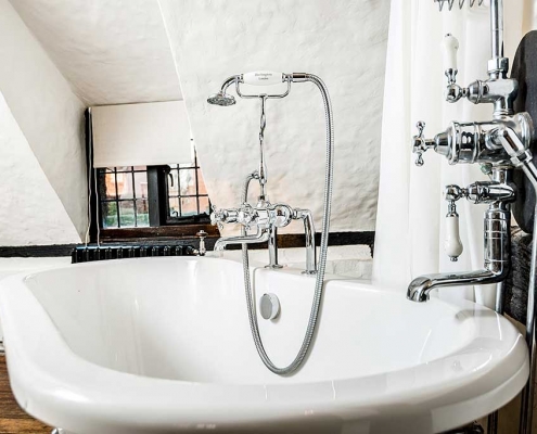 Brookside Cottage Freestanding Bath
