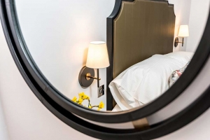 Deluxe Double Wall Mirror